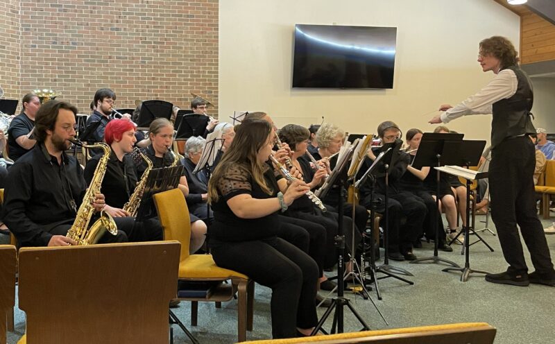 Local band serenades Houghton